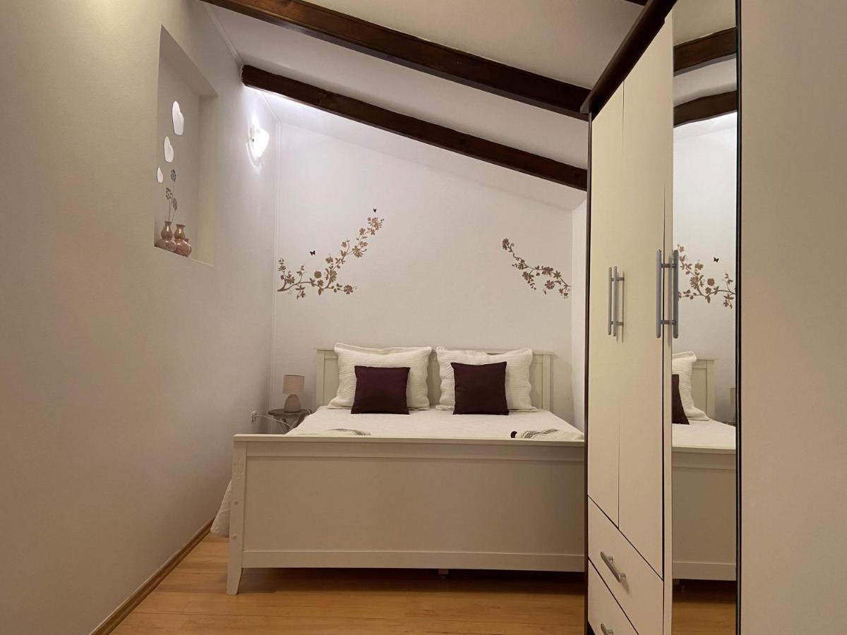 Ivan Apartment *